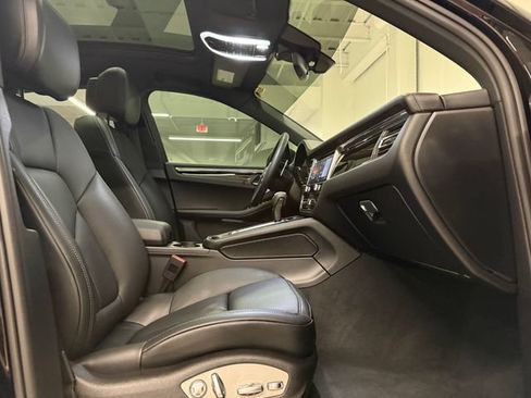 Certified 2026 Porsche Macan w/ Premium Package Plus AWD/4WD image 24