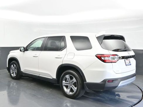 Certified 2025 Honda Pilot EX-L image 3