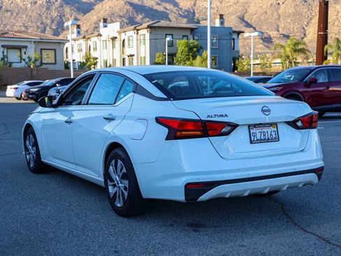 Used 2024 Nissan Altima 2.5 S FWD image 6