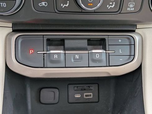 Used 2023 GMC Acadia Denali w/ Denali Ultimate Package FWD image 28