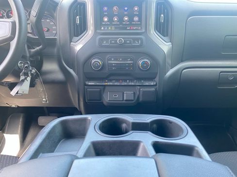 Used 2020 Chevrolet Silverado 1500 Custom w/ Custom Value Package RWD image 17