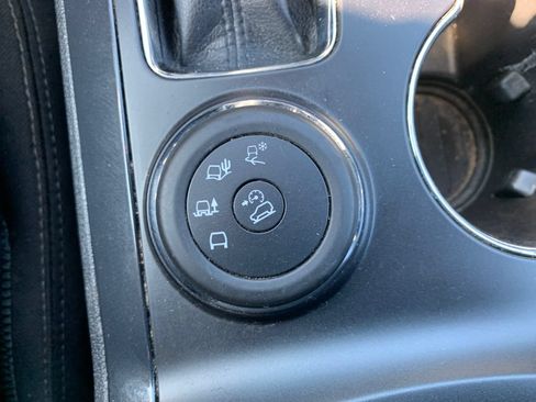 Used 2018 Ford Explorer XLT AWD/4WD image 27
