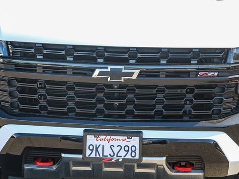 Used 2024 Chevrolet Tahoe Z71 w/ Z71 Off-Road Package image 8