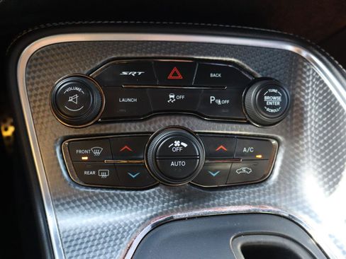 Used 2016 Dodge Challenger SRT Hellcat RWD image 18