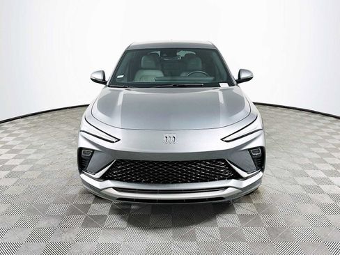 Used 2024 Buick Envista Avenir image 2