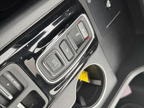 Used 2025 Honda Pilot Touring image 28