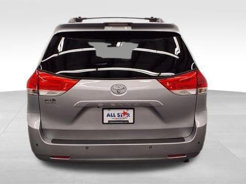 Used 2011 Toyota Sienna XLE w/ XLE Navigation Pkg image 7