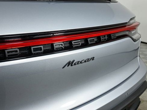 Certified 2025 Porsche Macan image 37