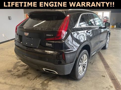 Used 2024 Cadillac XT4 Premium Luxury image 8