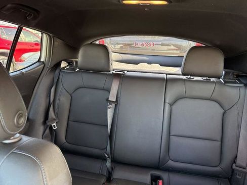 Used 2025 Buick Envista Sport Touring image 12