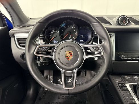 Certified 2018 Porsche Macan AWD/4WD image 36
