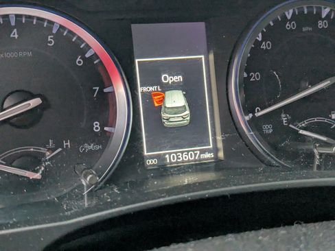 Used 2015 Toyota Highlander Limited image 9