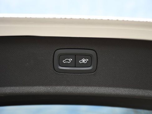 Used 2025 Volvo XC90 B6 Plus w/ Protection Package Premier image 27