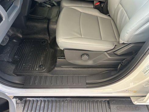 New 2026 Ford F250 XL w/ XL Chrome Package image 18