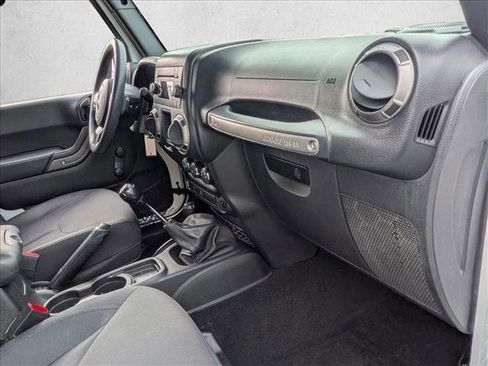 Used 2016 Jeep Wrangler Unlimited Sport image 18