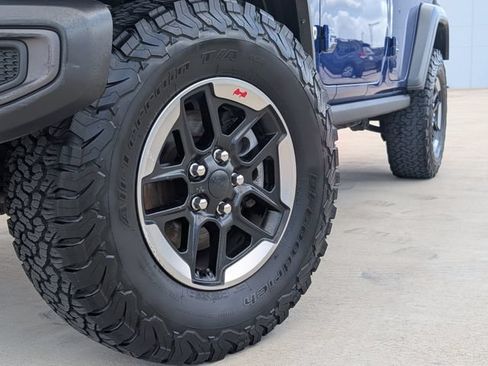 Used 2018 Jeep Wrangler Unlimited Sport S AWD/4WD image 2
