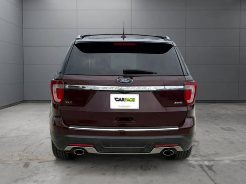 Used 2018 Ford Explorer XLT w/ Equipment Group 202A AWD/4WD image 10