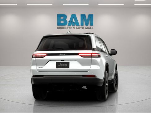 New 2026 Jeep Grand Cherokee Altitude AWD/4WD image 7