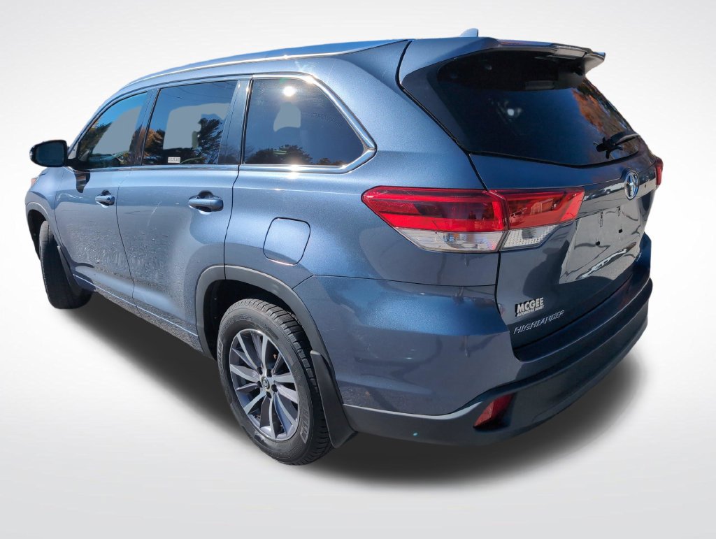 Used 2018 Toyota Highlander XLE AWD/4WD image 3