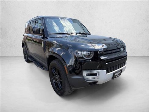Used 2025 Land Rover Defender 110 S AWD/4WD image 8