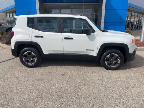 Used 2015 Jeep Renegade Sport w/ Power & Air Group image 2
