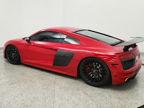 Used 2017 Audi R8 V10 w/ Carbon Exterior Package image 3