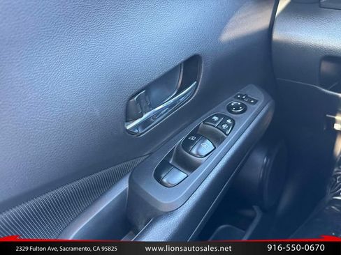 Used 2024 Nissan Kicks SV FWD image 19