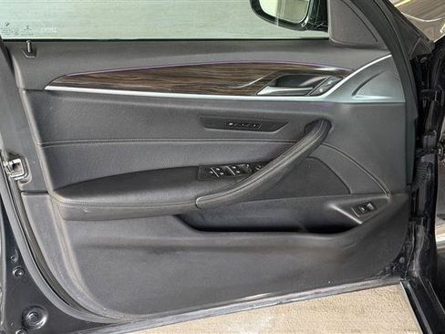 Used 2018 BMW 540i xDrive AWD/4WD image 19