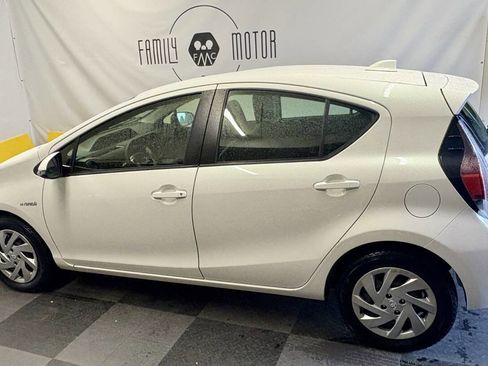 Used 2015 Toyota Prius C Two image 4