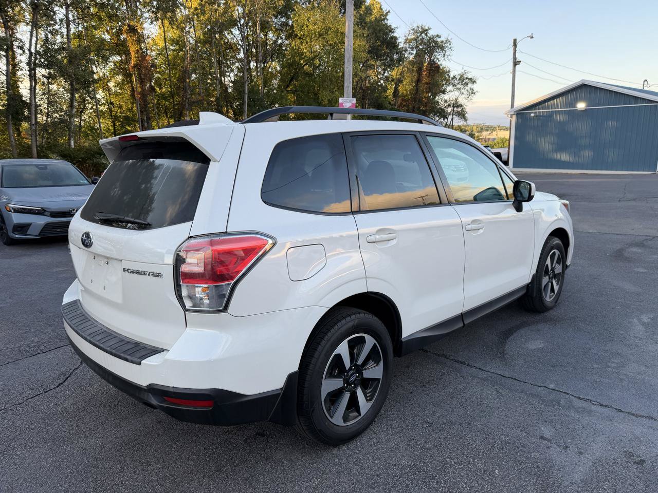 Used 2018 Subaru Forester 2.5i Premium w/ Protection Package #1 AWD/4WD image 8