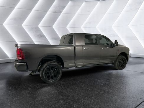 Used 2025 RAM 2500 Laramie AWD/4WD image 4