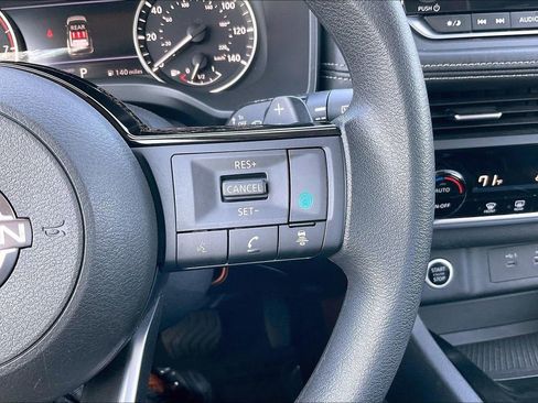 Used 2023 Nissan Rogue SV FWD image 19