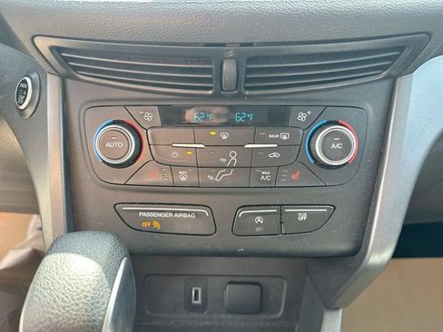 Used 2019 Ford Escape SE FWD image 39