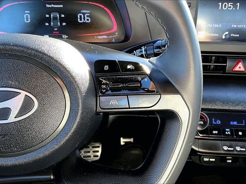 Used 2025 Hyundai Elantra Sport image 18