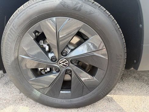New 2026 Volkswagen Taos S FWD image 23