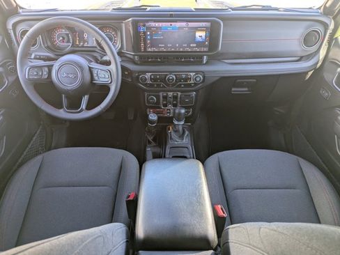 Used 2024 Jeep Gladiator Rubicon w/ Technology Group image 17