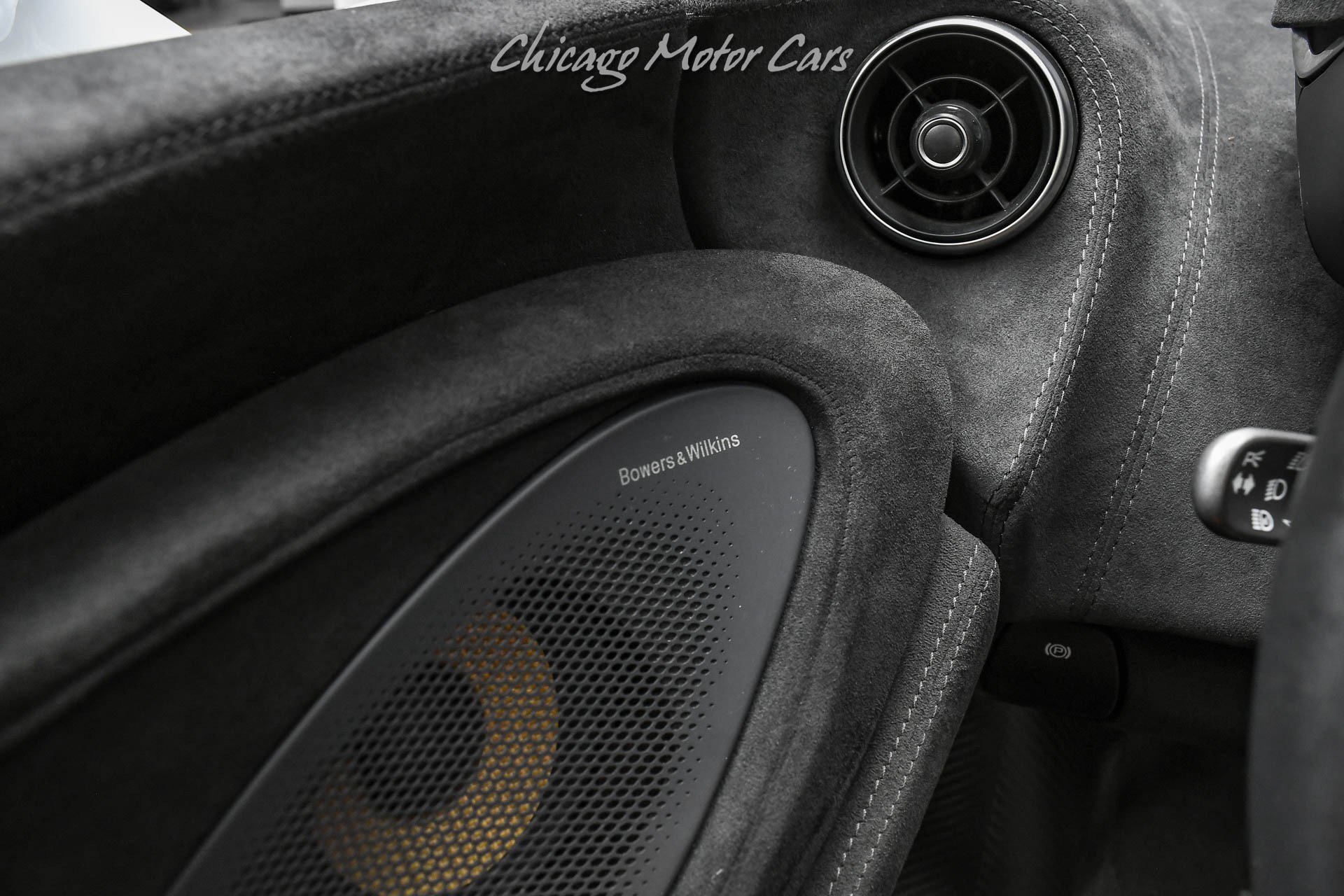Used 2020 McLaren 600LT Spider RWD image 28