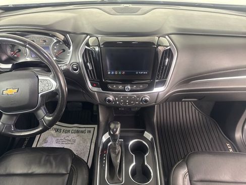 Used 2021 Chevrolet Traverse LT w/ LT Premium Package image 19