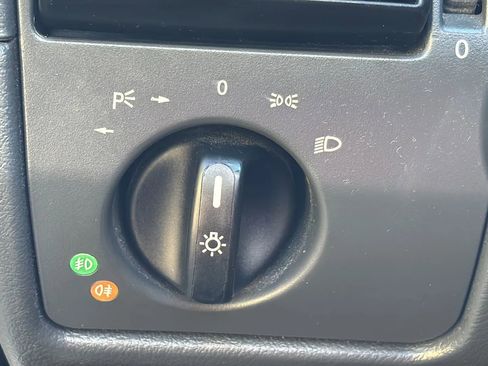 Used 2001 Mercedes-Benz SLK 320 image 32