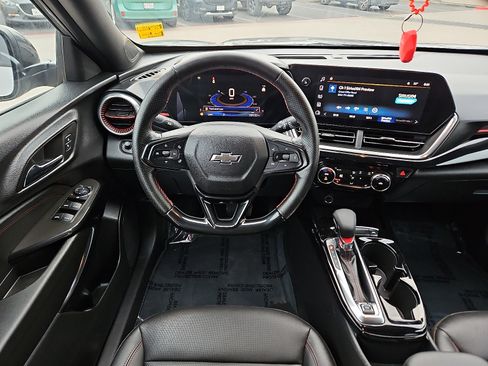 Used 2024 Chevrolet Trax RS w/ Driver Confidence Package image 7