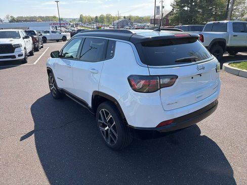 Certified 2025 Jeep Compass Limited w/ Elite Group AWD/4WD image 4