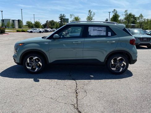 New 2026 Hyundai Venue SEL FWD image 4