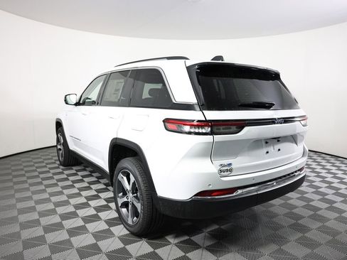 Used 2023 Jeep Grand Cherokee Limited image 30