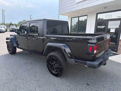 Used 2022 Jeep Gladiator Sport AWD/4WD image 7