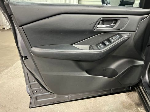 Used 2025 Nissan Rogue SV FWD image 20