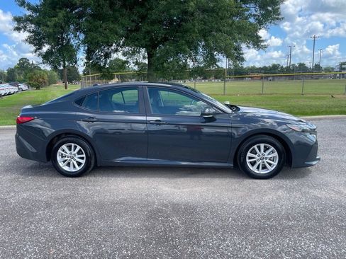 Used 2026 Toyota Camry LE w/ Convenience Package FWD image 8