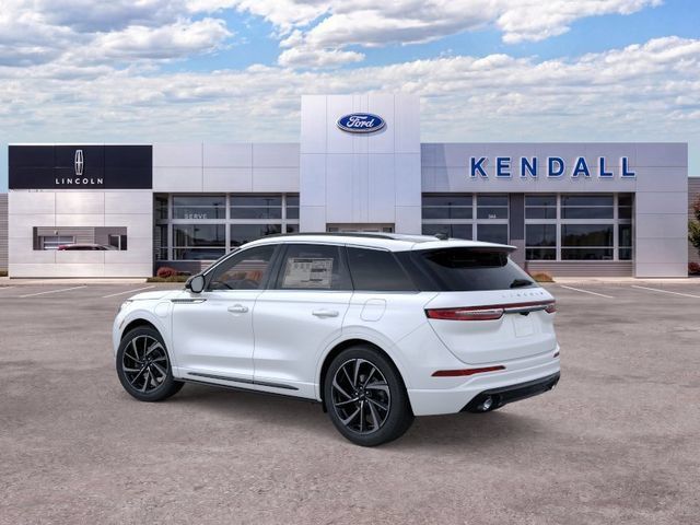 Used 2025 Lincoln Corsair Grand Touring w/ Equipment Group 301A AWD/4WD image 4