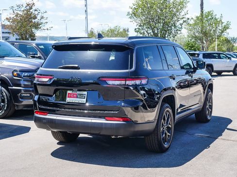 New 2026 Jeep Grand Cherokee L 4WD image 4