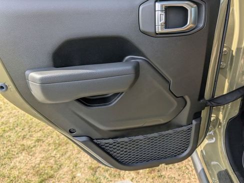 New 2026 Jeep Gladiator Sport image 23