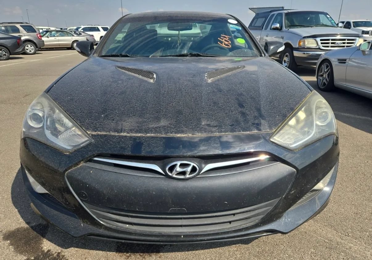 Used 2013 Hyundai Genesis 3.8 RWD image 2